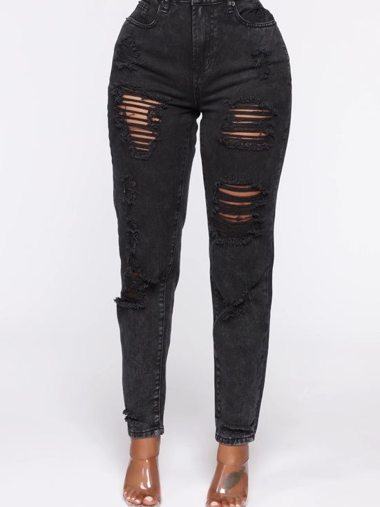 Fashion Nova Denim - Fashion Nova Black High-Rise Ripped Mom Jeans size: 3